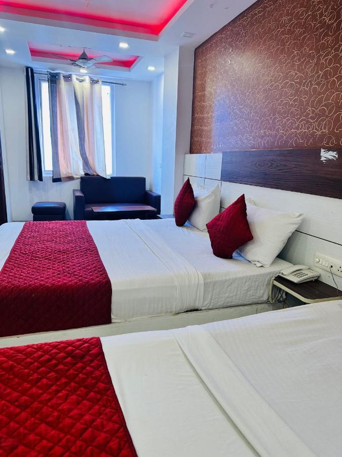 Palm Majestic At Airport Hotel Ню Делхи Екстериор снимка