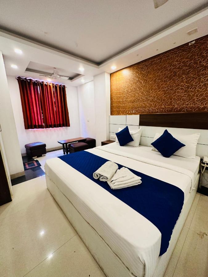 Palm Majestic At Airport Hotel Ню Делхи Екстериор снимка