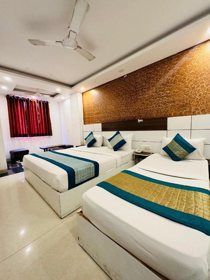 Palm Majestic At Airport Hotel Ню Делхи Екстериор снимка
