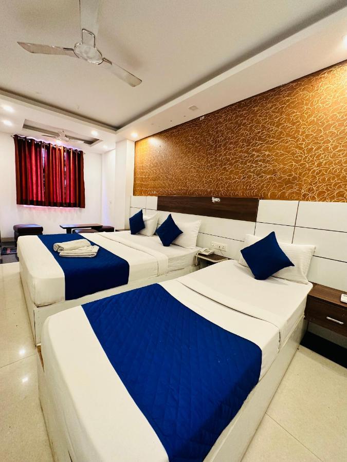 Palm Majestic At Airport Hotel Ню Делхи Екстериор снимка