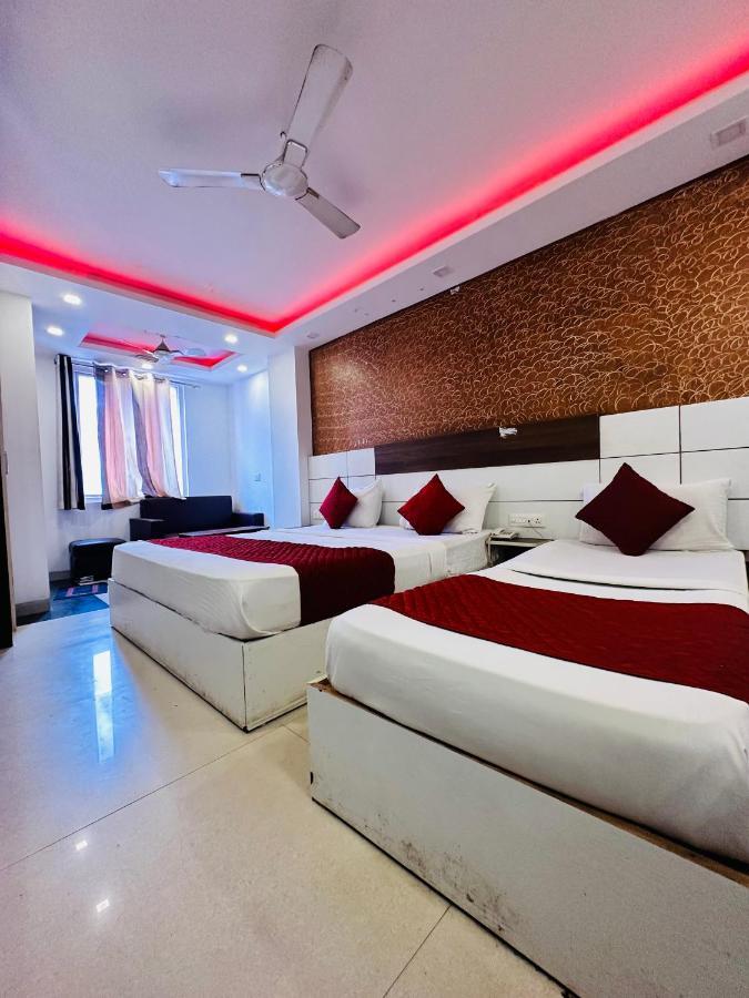 Palm Majestic At Airport Hotel Ню Делхи Екстериор снимка