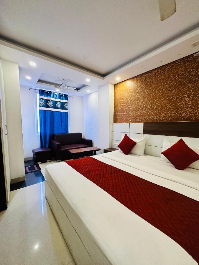 Palm Majestic At Airport Hotel Ню Делхи Екстериор снимка