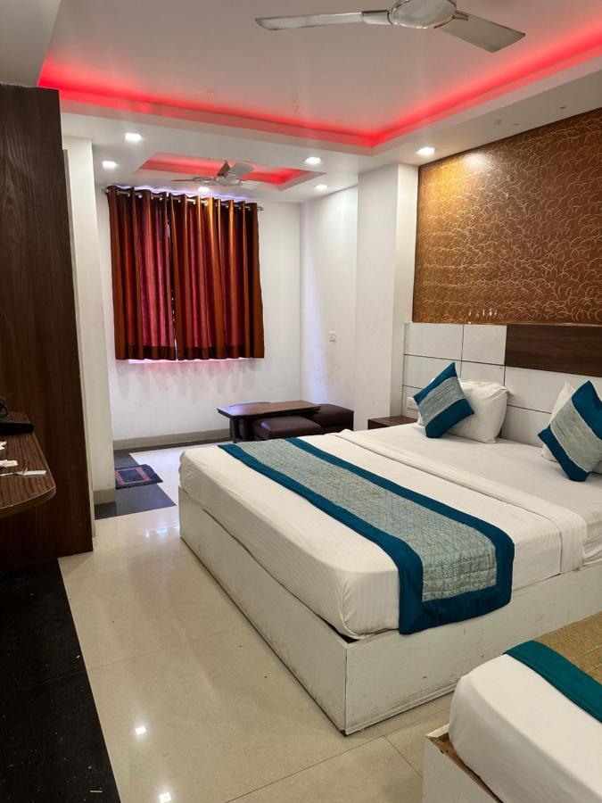 Palm Majestic At Airport Hotel Ню Делхи Екстериор снимка