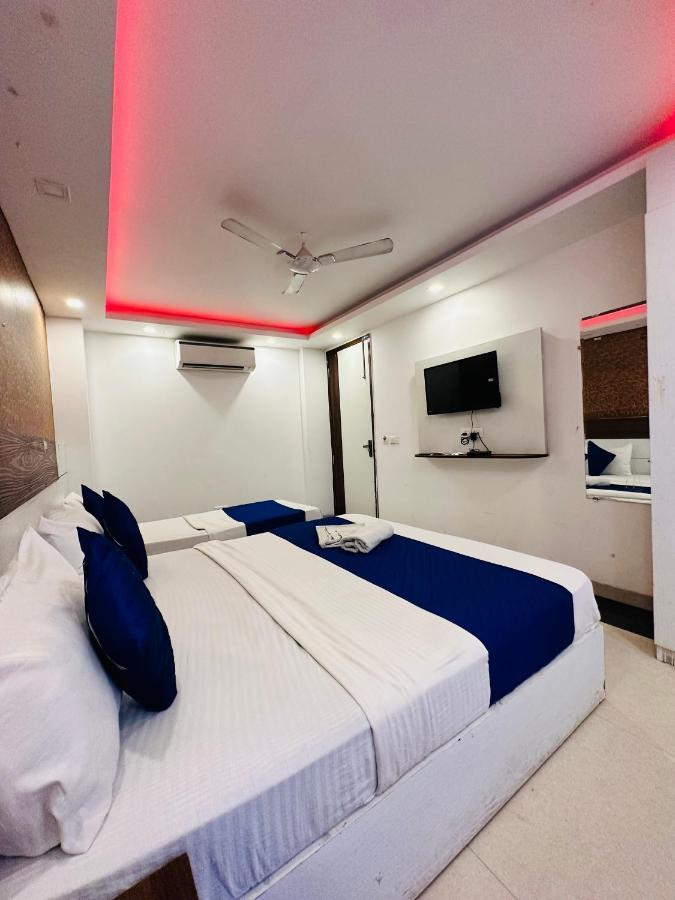 Palm Majestic At Airport Hotel Ню Делхи Екстериор снимка